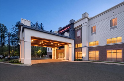 Lenox Hotel | Hampton Inn & Suites Berkshires-Lenox