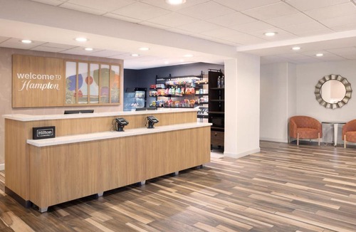 Lenox Hotel | Hampton Inn & Suites Berkshires-Lenox