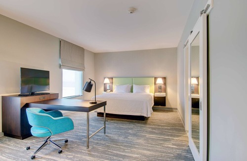 Stoughton Hotel | Hampton Inn & Suites Boston/Stoughton