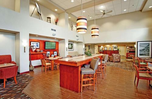 Barrie Hotel | Hampton Inn & Suites by Hilton Barrie