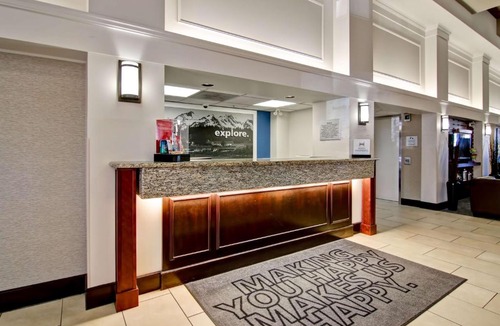 Calgary Hotel | Hampton Inn & Suites by Hilton Calgary-Airport