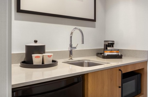 Surrey Hotel | Hampton Inn & Suites by Hilton Langley-Surrey