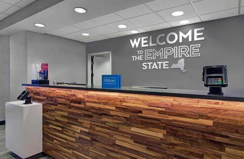 Eastside Hotel | Hampton Inn & Suites by Hilton Syracuse Dewitt