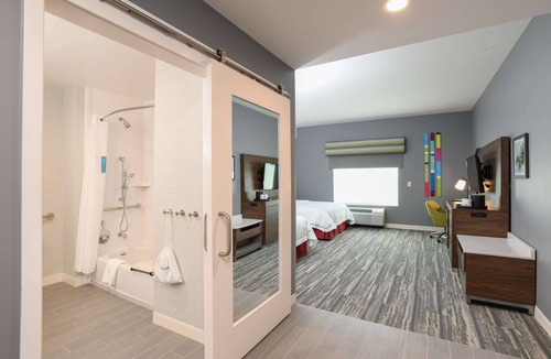 West Chester Hotel | Hampton Inn & Suites Cincinnati Liberty Township