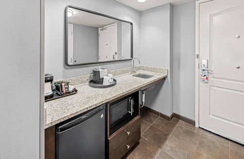 Camp Springs Hotel | Hampton Inn & Suites Camp Springs/Andrews AFB