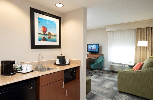 West Chester Hotel | Hampton Inn & Suites Cincinnati-Union Center