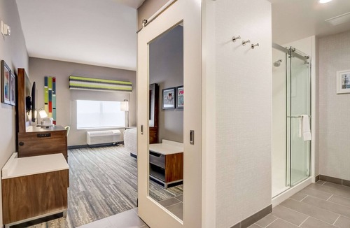 Hyde Park Hotel | Hampton Inn & Suites Cincinnati Midtown Rookwood