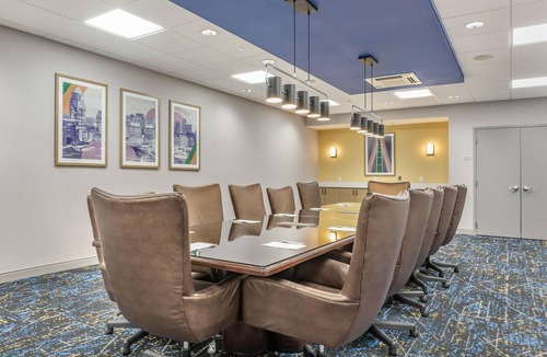 Corryville Hotel | Hampton Inn & Suites Cincinnati/Uptown-University Area