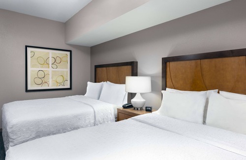 North Clayton Hotel | Hampton Inn & Suites Clayton/St. Louis-Galleria Area