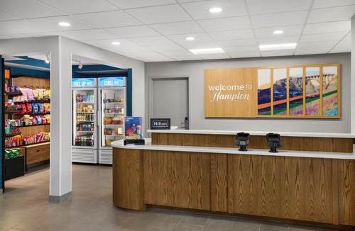 Streetsboro Hotel | Hampton Inn & Suites Cleveland-Southeast-Streetsboro