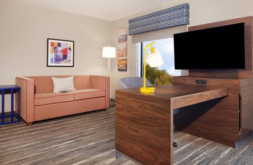 Mentor Hotel | Hampton Inn & Suites Cleveland Mentor