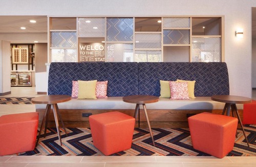 Mentor Hotel | Hampton Inn & Suites Cleveland-Mentor