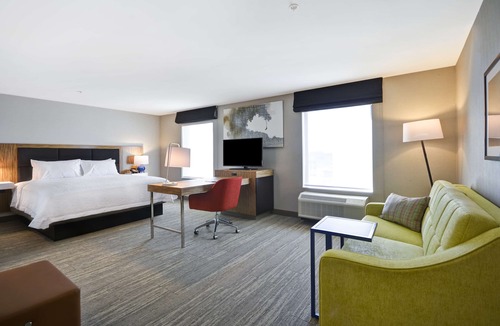 Warren Hotel | Hampton Inn & Suites Detroit/Warren