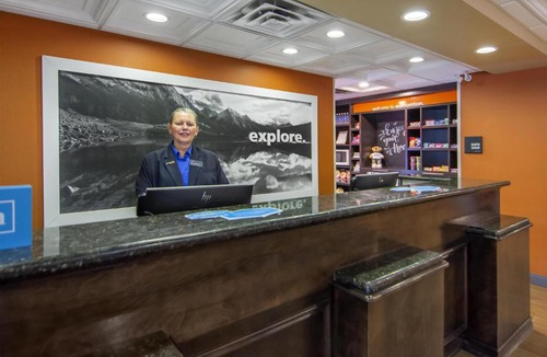 West Edmonton Hotel | Hampton Inn & Suites Edmonton/West