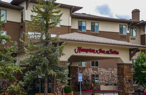 Woodlands Village Hotel | Hampton Inn & Suites Flagstaff - West