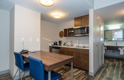 Woodlands Village Hotel | Hampton Inn & Suites Flagstaff