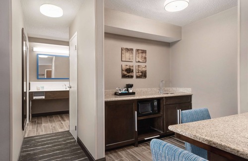 Fort Wayne Hotel | Hampton Inn & Suites Ft. Wayne-North