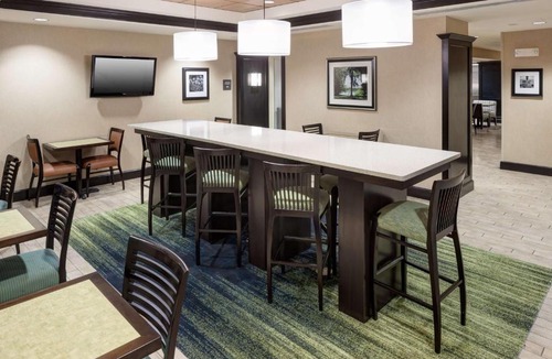 Gainesville Hotel | Hampton Inn & Suites Gainesville Downtown