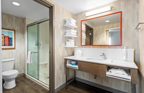 Glenarden Hotel | Hampton Inn & Suites Glenarden/Washington DC