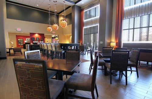 Grand Forks Hotel | Hampton Inn & Suites Grand Forks