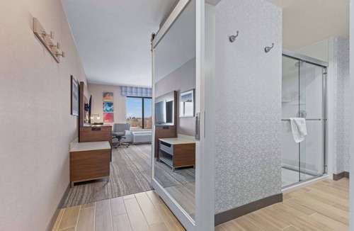 Greeley Hotel | Hampton Inn & Suites Greeley