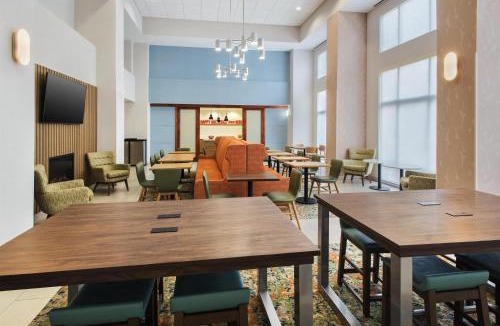 Greenfield Hotel | Hampton Inn & Suites Greenfield