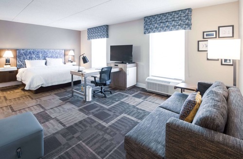 Owens Cross Roads Hotel | Hampton Inn & Suites Huntsville Hampton Cove