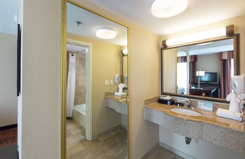 Northside Hotel | Hampton Inn Suites Jacksonville Airport