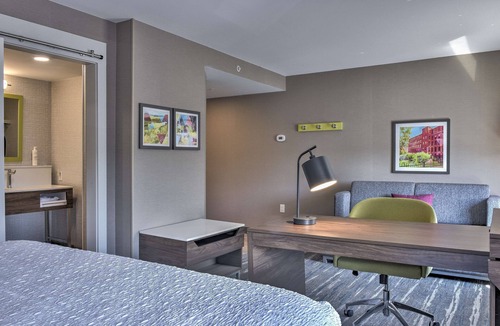 Keene Hotel | Hampton Inn & Suites Keene