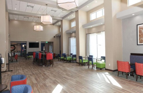 Lafayette Hotel | Hampton Inn & Suites Lafayette