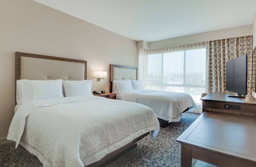 Pacific - Edison Hotel | Hampton Inn & Suites Los Angeles - Glendale