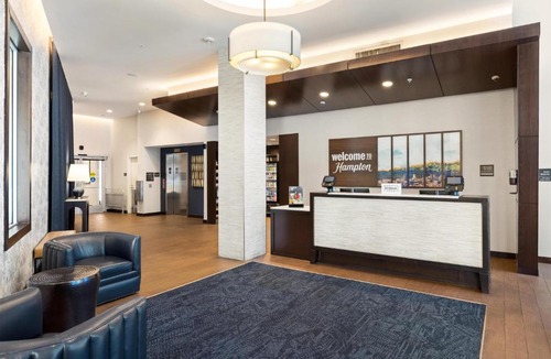 Pacific - Edison Hotel | Hampton Inn & Suites Los Angeles - Glendale