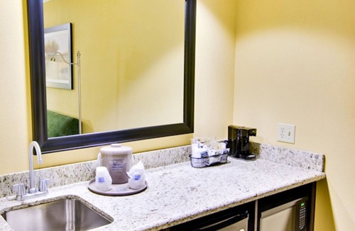 Moreno Valley Hotel | Hampton Inn & Suites Moreno Valley