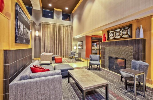 Madison Hotel | Hampton Inn & Suites Madison - West