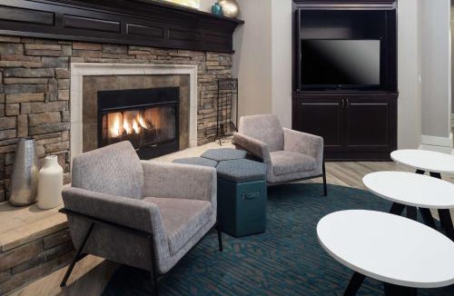 Downtown Memphis Hotel | Hampton Inn & Suites Memphis-Beale Street