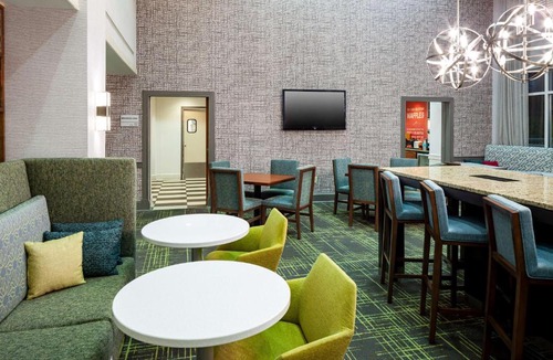 Mobile Hotel | Hampton Inn & Suites Mobile I-65@ Airport Boulevard