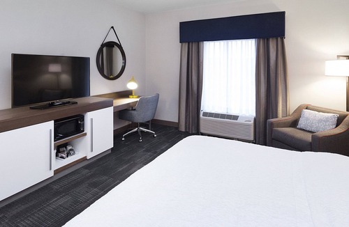 Granville Hotel | Hampton Inn & Suites Morgantown/University Town Centre