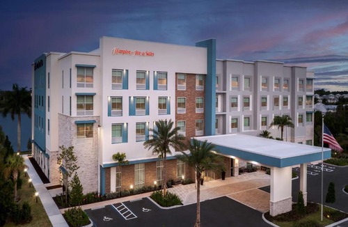 Isles of Collier Preserve Hotel | Hampton Inn & Suites Naples South