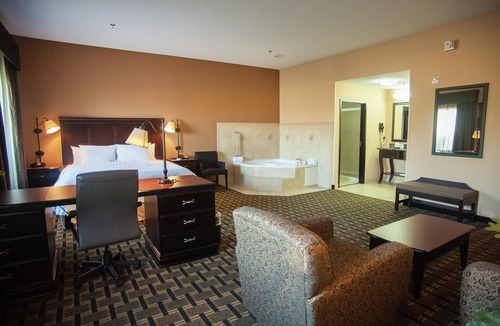 Palestine Hotel | Hampton Inn & Suites Palestine
