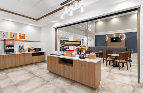 Northwest Pensacola Hotel | Hampton Inn & Suites Pensacola/I-10 Pine Forest Road