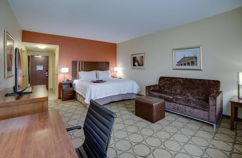 Trevose Hotel | Hampton Inn & Suites Philadelphia/Bensalem