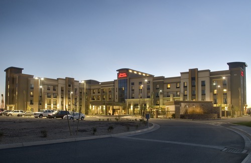 Glendale Sports and Entertainment District Hotel | Hampton Inn & Suites Phoenix Glendale-Westgate
