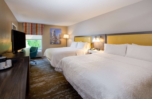 Southwest Raleigh Hotel | Hampton Inn & Suites Raleigh Cary Lenovo Center
