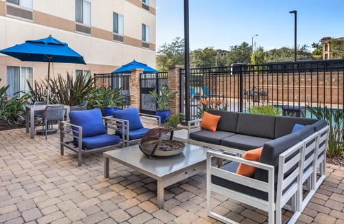 La Sierra Hotel | Hampton Inn & Suites Riverside/Corona East