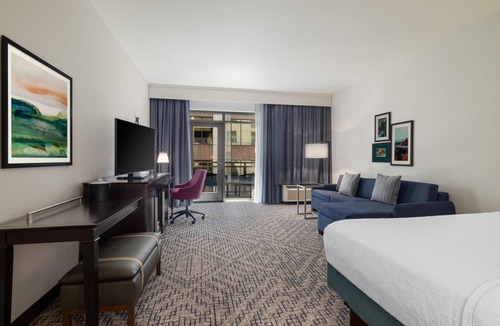 Roanoke Hotel | Hampton Inn & Suites Roanoke-Downtown
