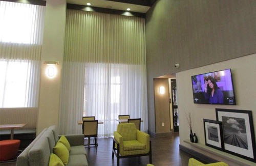 Seal Beach Hotel | Hampton Inn & Suites Seal Beach