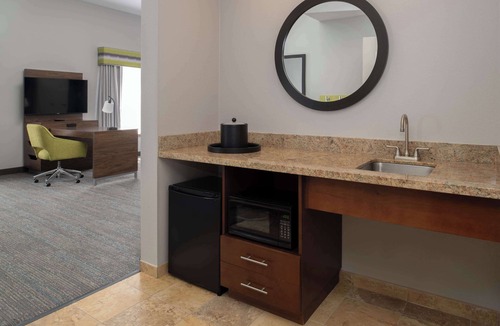 SeaTac Hotel | Hampton Inn & Suites Seattle-Airport/28th Ave