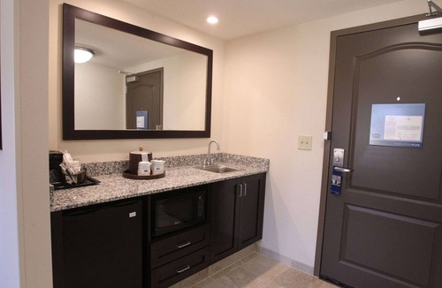 Seneca Hotel | Hampton Inn & Suites Seneca-Clemson Area