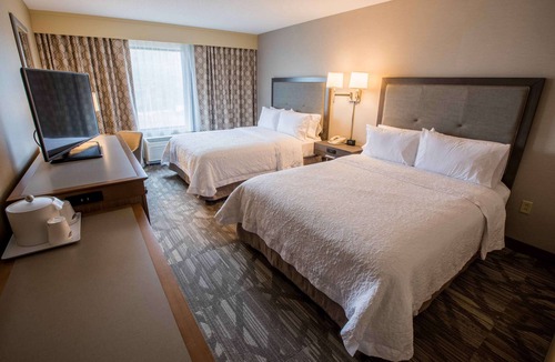 Lochmere Hotel | Hampton Inn & Suites Tilton