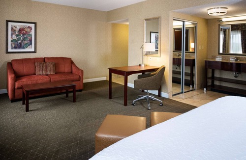 Rossford Hotel | Hampton Inn & Suites Toledo-Perrysburg